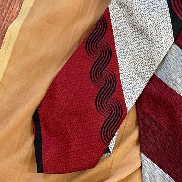 Bundle of 4 Silver Gray and Red 60s vintage Neck Ties - Picture 7 of 9